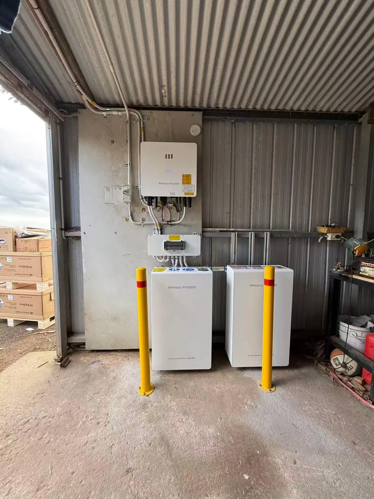 28 kWh battery storage with 7.125 kW solar panels